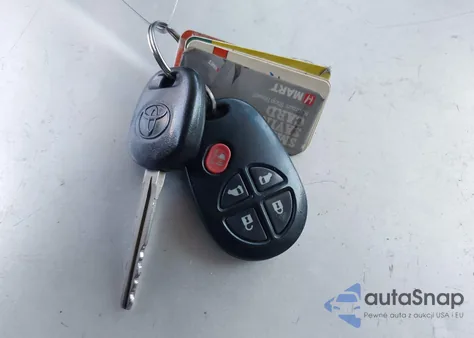 2012 Toyota Sienna Le V6 8 Passenger z USA, uszkodzony, nr VIN 5TDKK3DC8CS267722